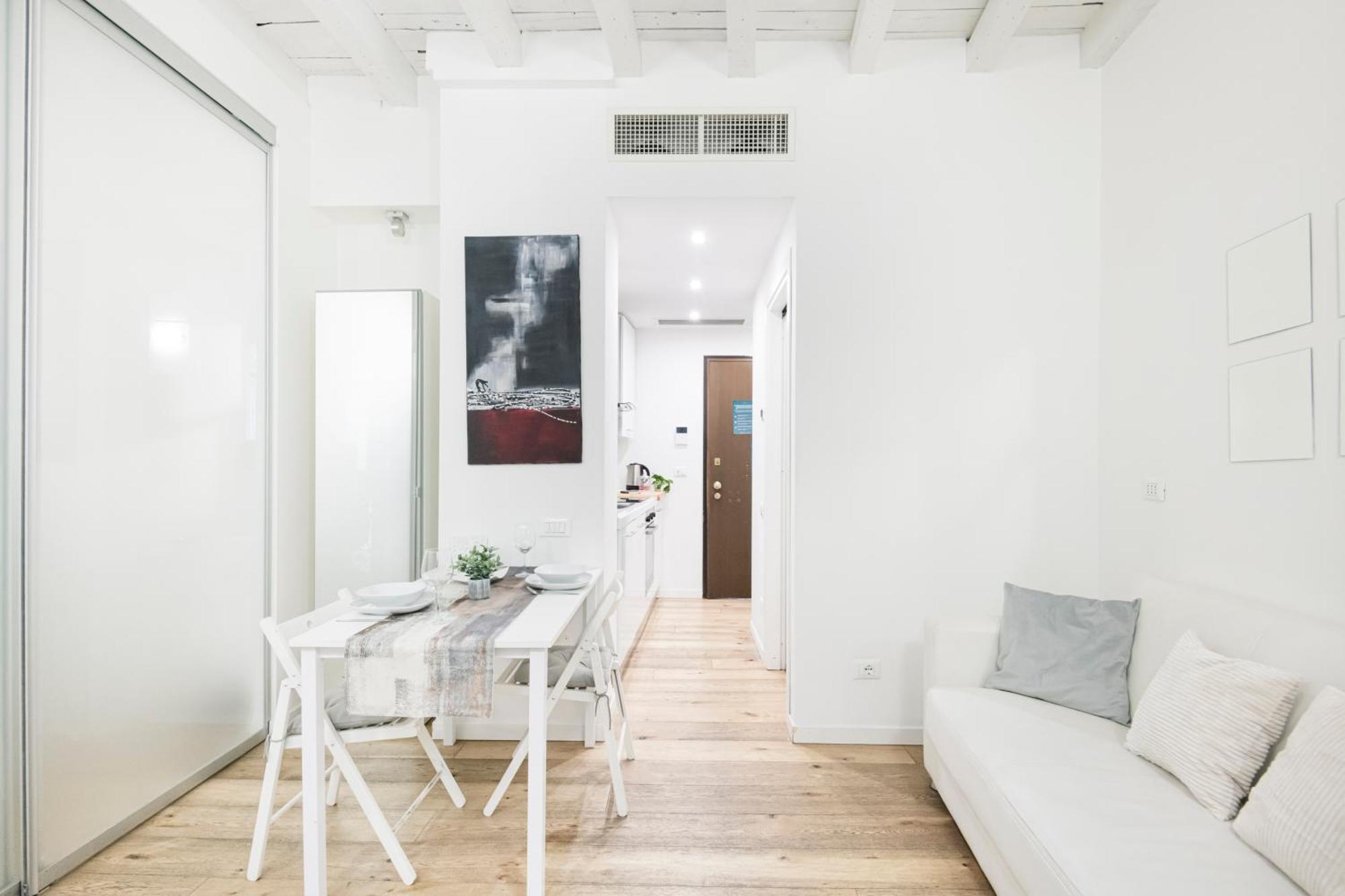 Amazing, New & Fully Furnished Studio In Duomo Milan Exterior photo